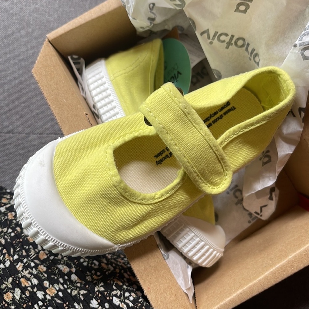 New Victoria Girl's Mary Jane Sneakers, Limon - 24 M EU/8 M US Toddler
